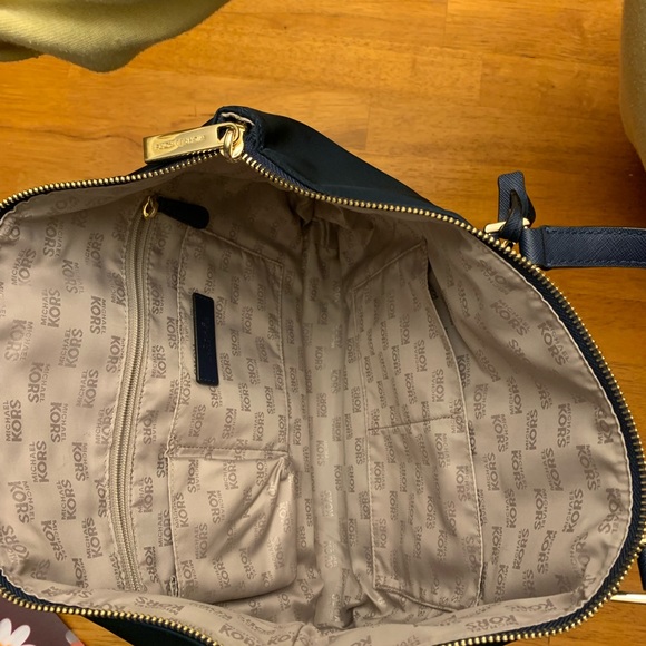 Michael Kors handbag - Picture 3 of 5